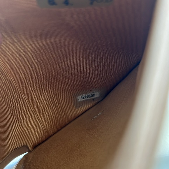 CHANEL Timeless Beige Caviar BiFold Wallet - Picture 13 of 17